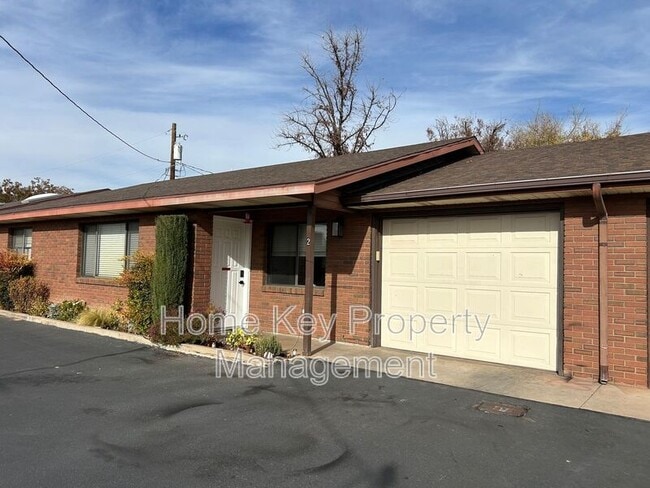 Building Photo - 54 E 300 S