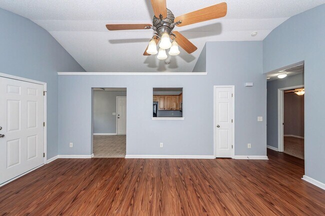 Building Photo - 248 Trickle Dr