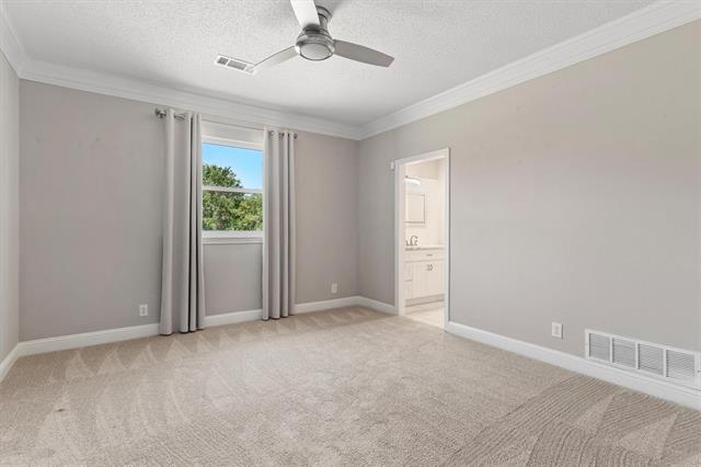 Building Photo - 209 Carriage Hill Ln