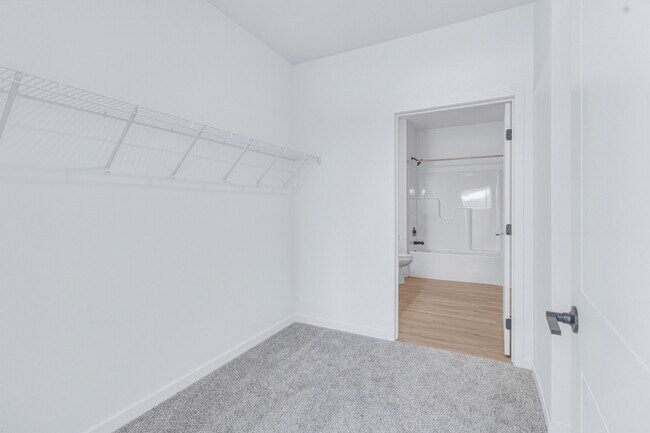 Building Photo - 2465 62nd Ave S