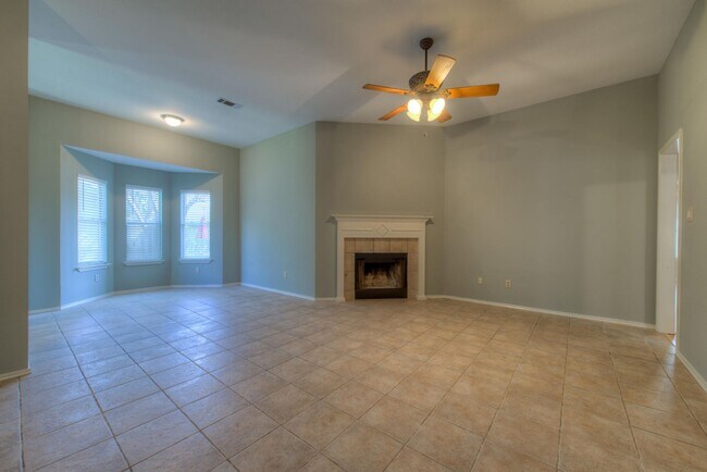 Building Photo - Great home with easy maintenance flooring.