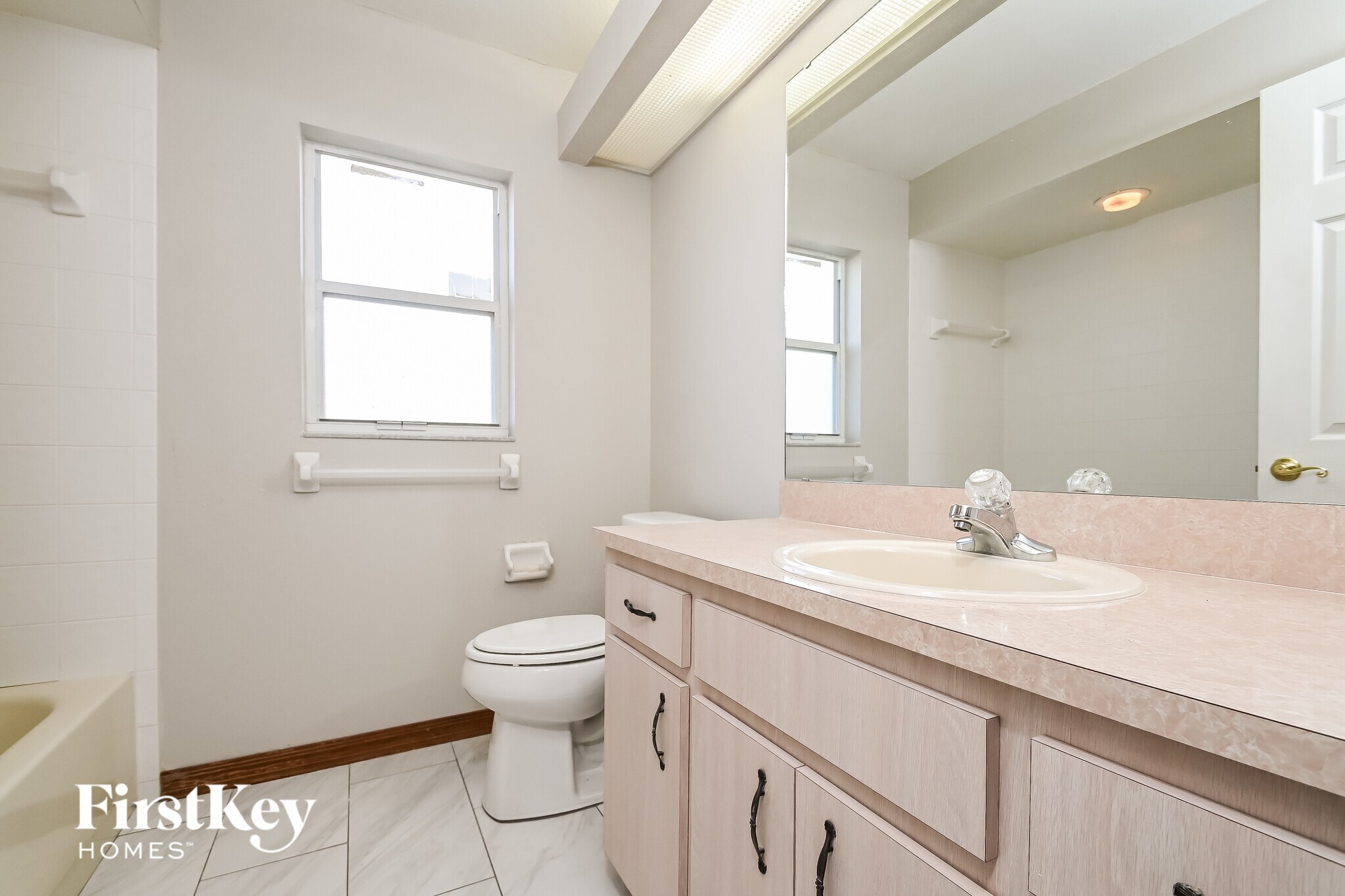 Building Photo - 5349 Montserrat Dr