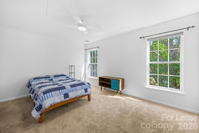 Building Photo - 124 Shorecrest Dr