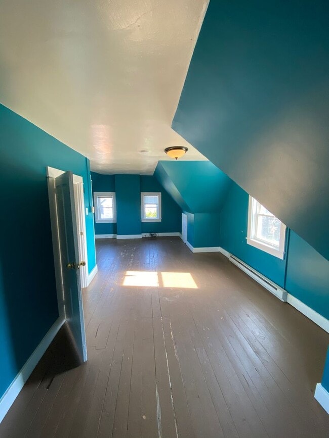Building Photo - Large Victorian House in Lancaster City wi...