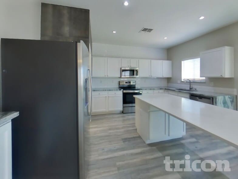 Building Photo - 30493 N Bareback Trail