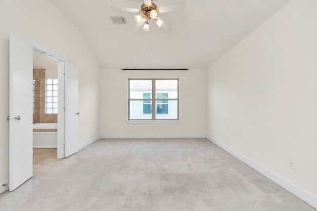 Building Photo - 3627 Main Plaza Dr