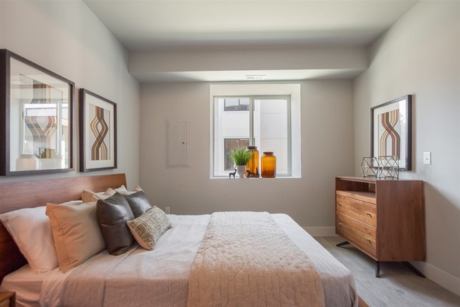 Building Photo - 7217 N 5 Mile Rd