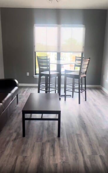 Building Photo - 52 East Park Place