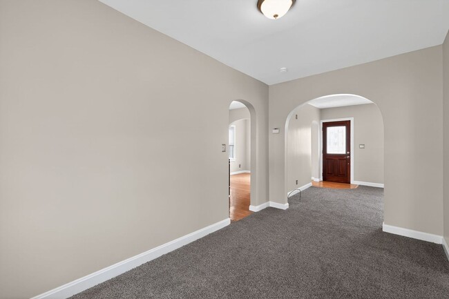 Building Photo - Updated Charming 2BR House in Plain Twp/Canton