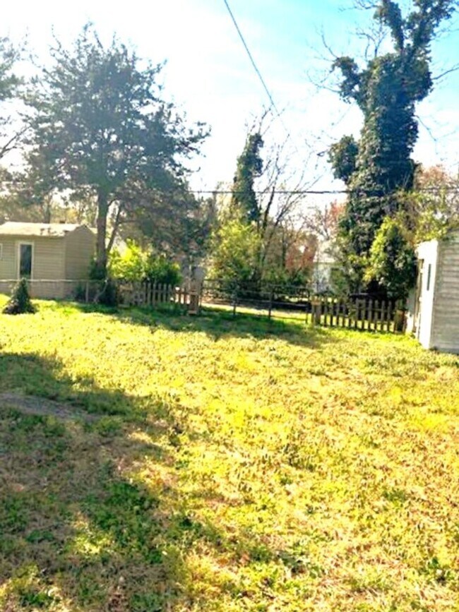 Building Photo - Price Reduced for March Move in