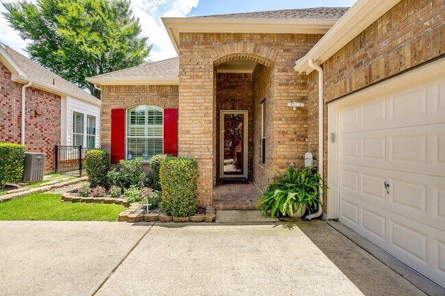 Building Photo - 709 Scenic Ranch Cir