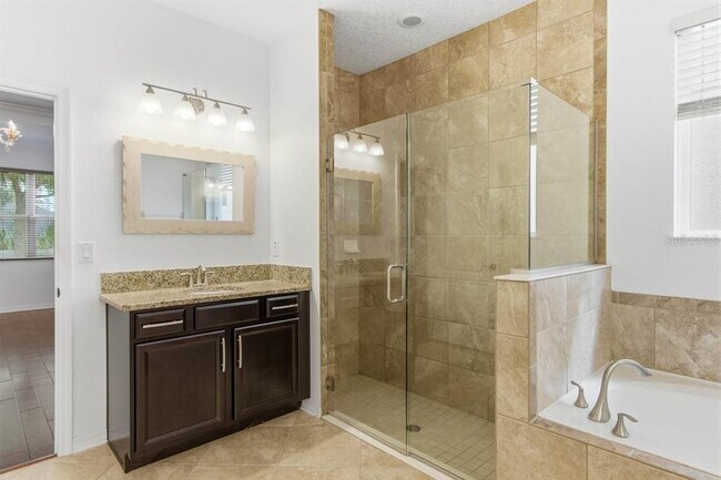 Building Photo - 2669 Peony Dr