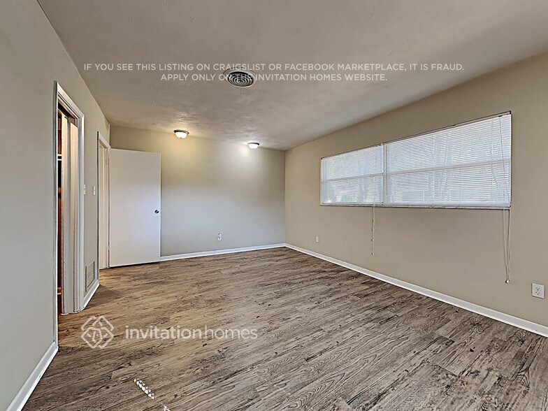 Building Photo - 2332 Harn Blvd