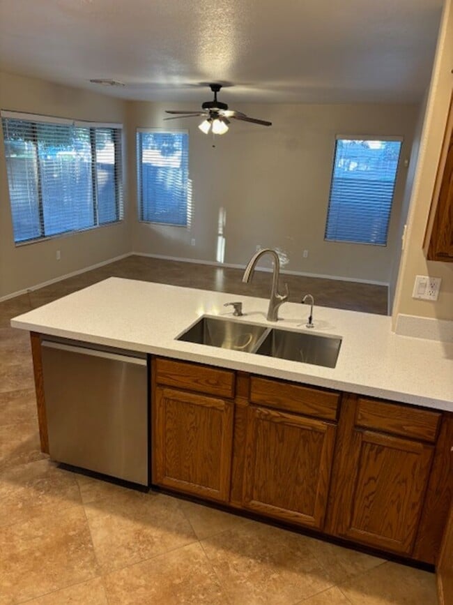 Building Photo - 4 bedroom home in Tempe