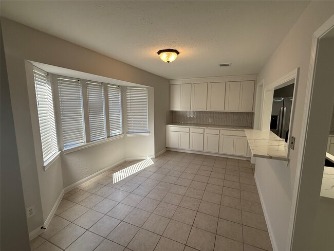 Building Photo - 7 Sun Meadow Blvd