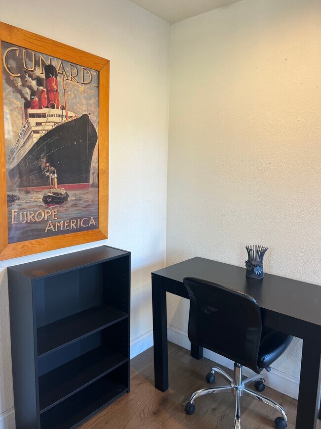 Building Photo - 1140 Tuolumne St