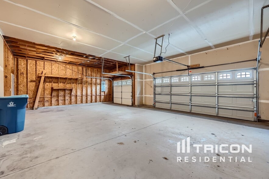 Building Photo - 11295 53rd St NE