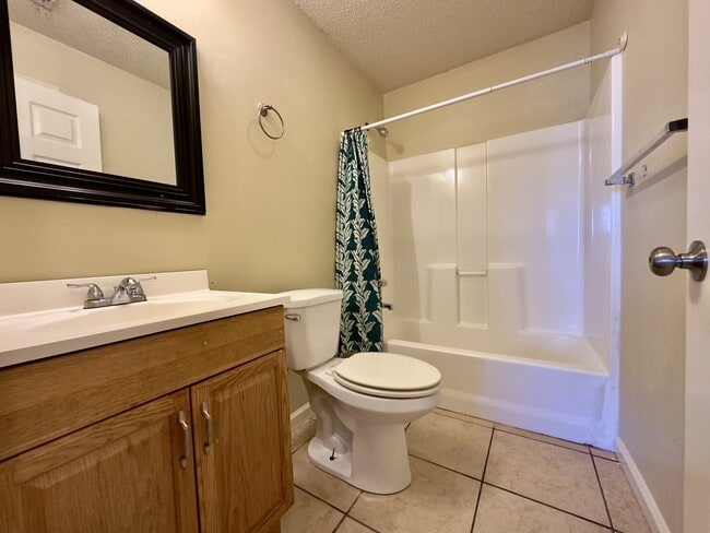 Building Photo - 1736 Flood St