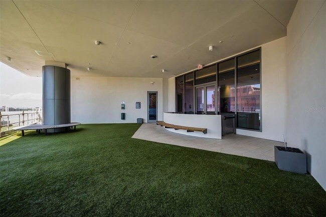 Building Photo - 275 1st Ave S