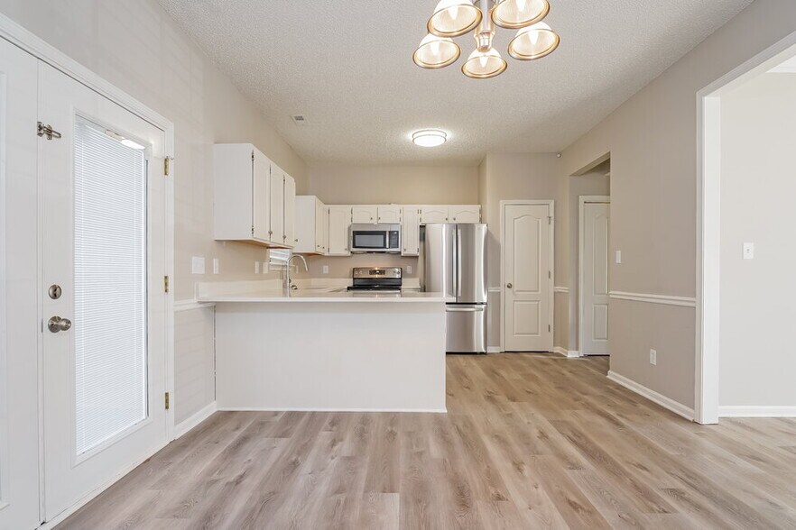 Building Photo - 1029 Crestdale Crossing Dr