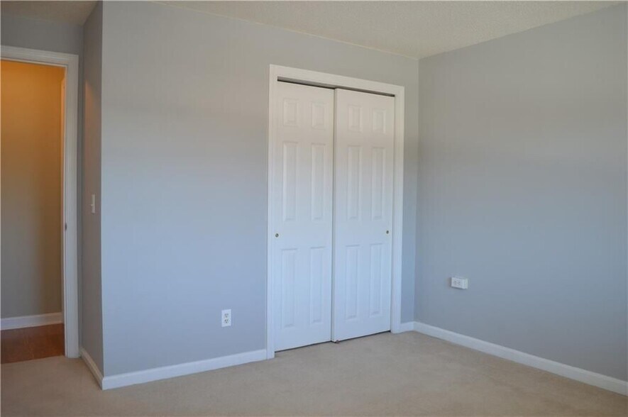 Building Photo - 31 Devereux Ave