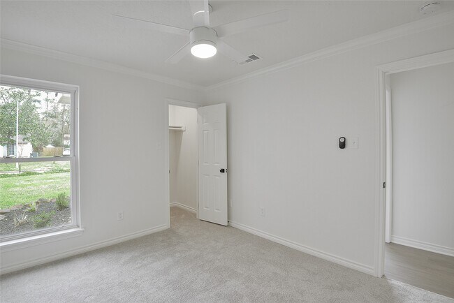 Building Photo - 3230 Golden Leaf Dr