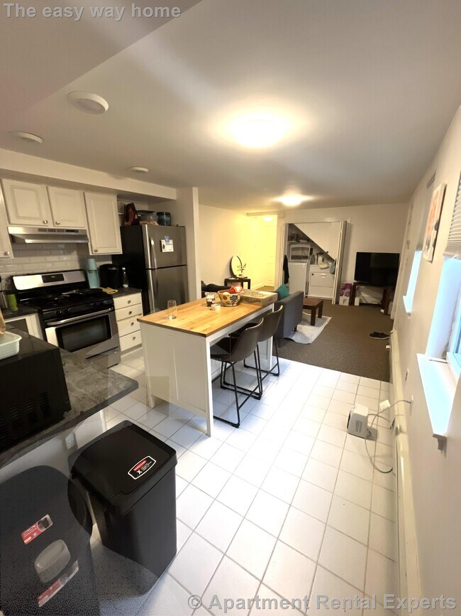 Building Photo - 159 Auburn St