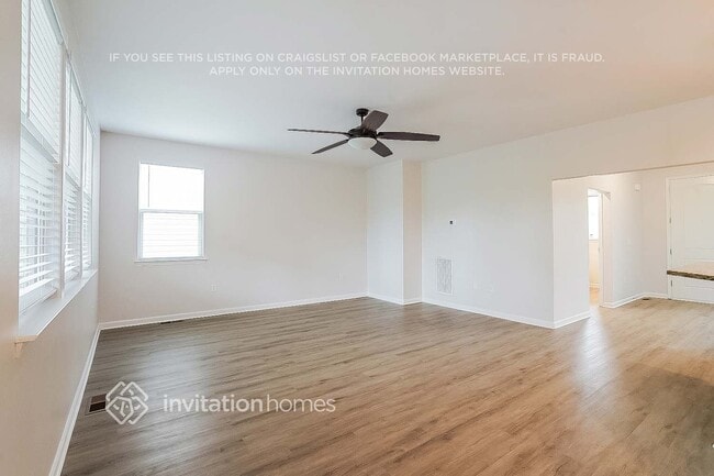 Building Photo - 2223 Dale View Dr