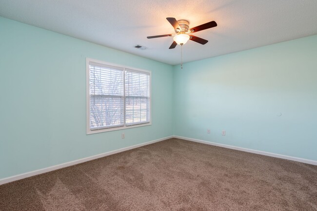 Building Photo - Spacious 4-Bedroom Home in Westside Athens...