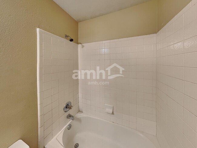 Building Photo - 13205 Vizquel Loop