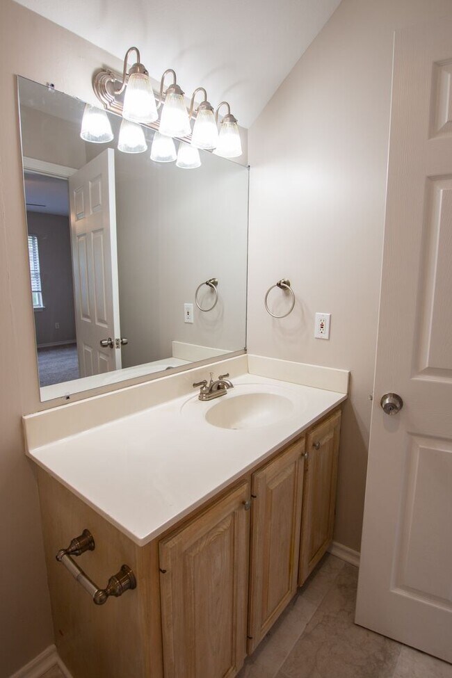 Building Photo - 5716 Bostick Dr