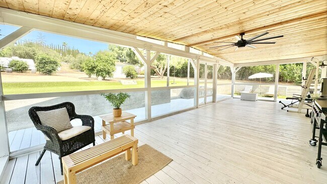 Building Photo - Beautifully Remodeled and Charming Country...