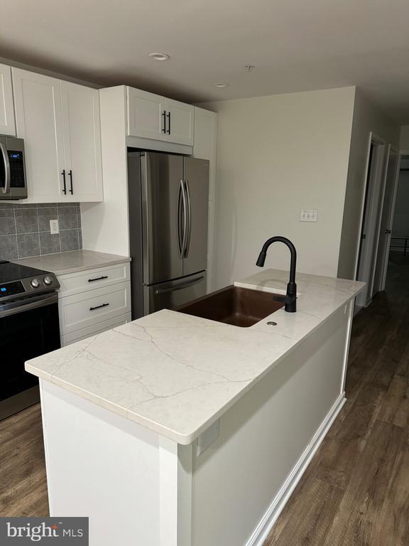 Building Photo - 1625 First St NE