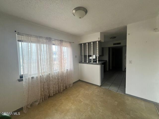 Building Photo - 1590 Hartsdale Dr