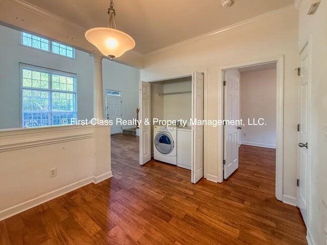 Building Photo - 710 Tavern Ct