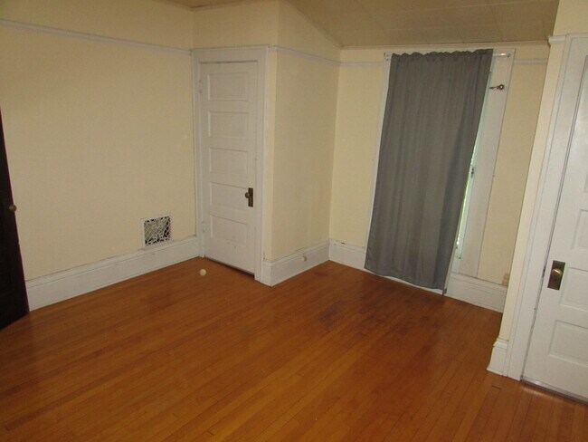 Building Photo - 123 S Brittingham Pl