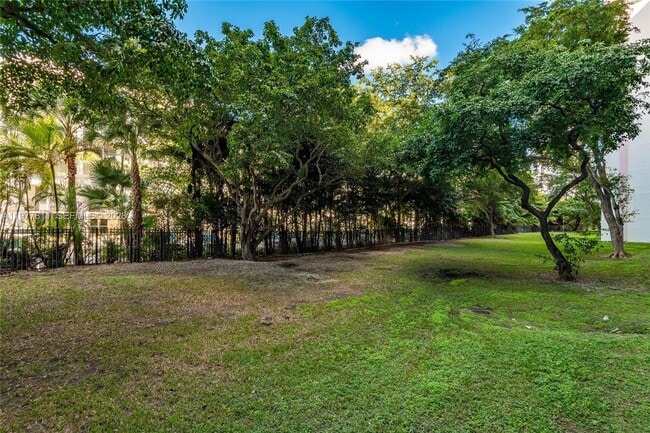 Building Photo - 17021 N Bay Rd