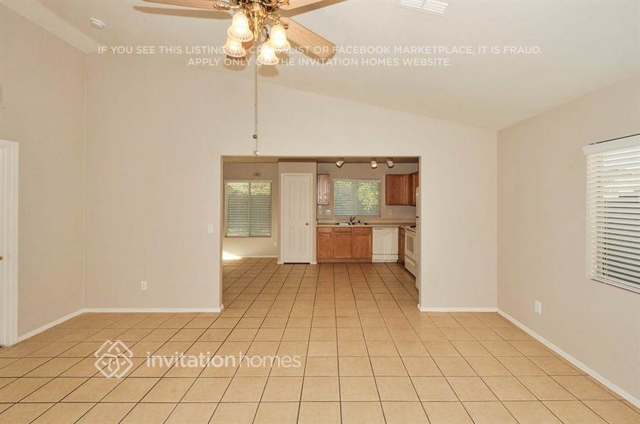 Building Photo - 17838 W Ventura St