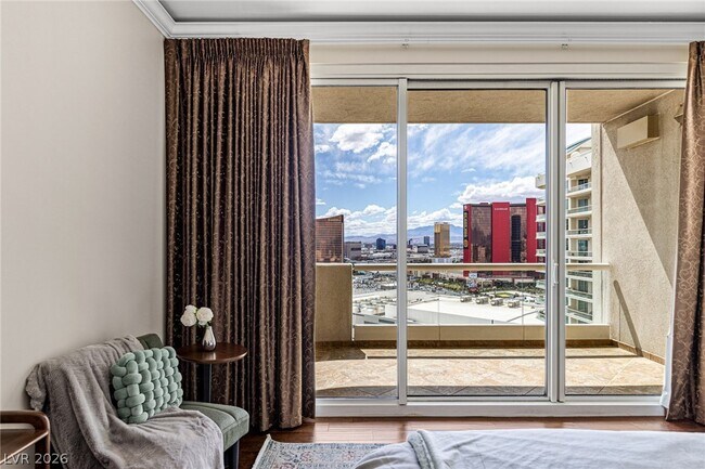 Building Photo - 2777 Paradise Rd