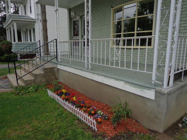 Building Photo - 20 Clarke Ave