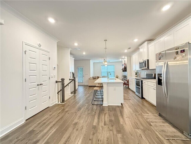 Building Photo - 1160 Kendron Ln