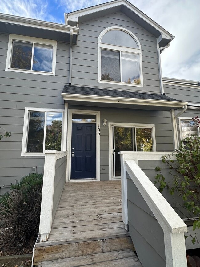 Building Photo - Clean, spacious, 2 bedroom, 2.5 bath townhome - near Buckley AFB!