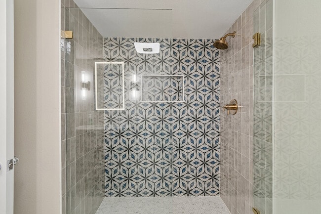Building Photo - 14810 Rue De Bayonne