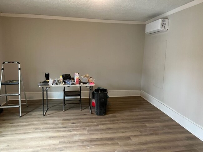 Building Photo - 103 Tucker St