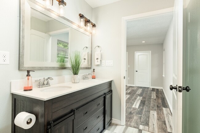 Building Photo - 1211 Kirsten St