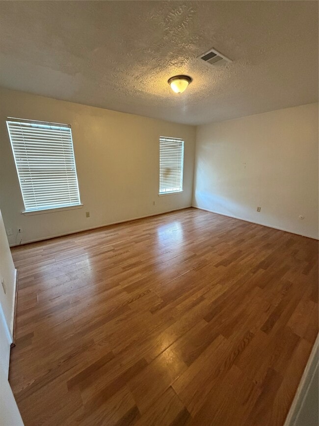 Building Photo - 4702 Ridgemar Cir