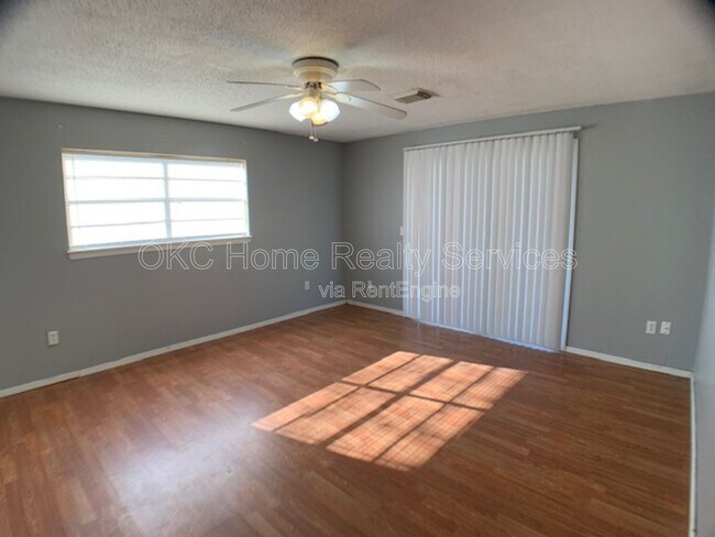 Building Photo - 513 Sunnyside Pl