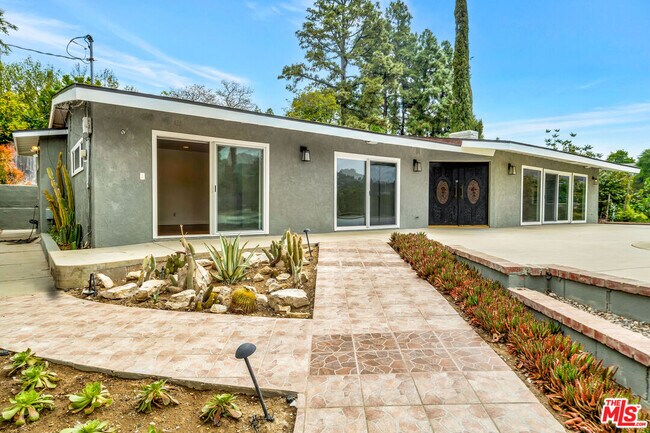 Building Photo - 3379 Canton Ln