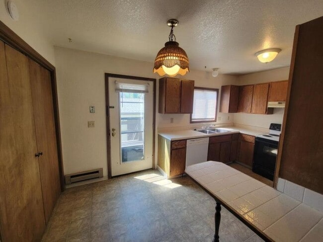 Building Photo - 4 bedroom in Billings MT 59101