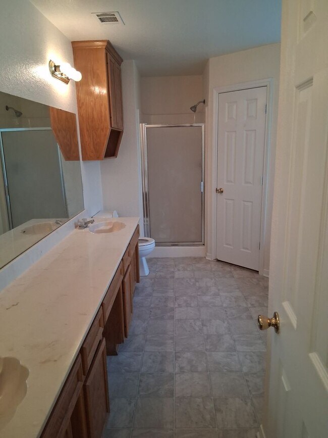 Building Photo - New Carpet & Paint